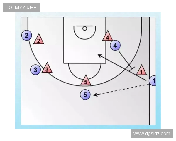 武汉篮球队区域防守策略解析与战术深度剖析